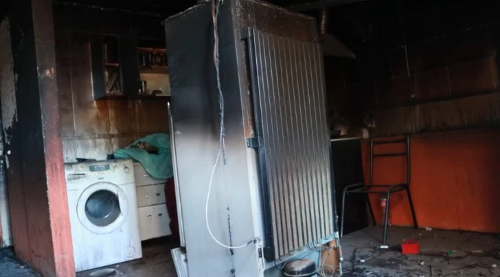 Una familia pide ayuda tras el incendio de su casa: “Gracias a Dios los nenes no estaban dentro”