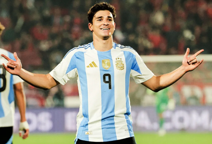 Argentina superó a Chile y lo dejó casi afuera del Mundial