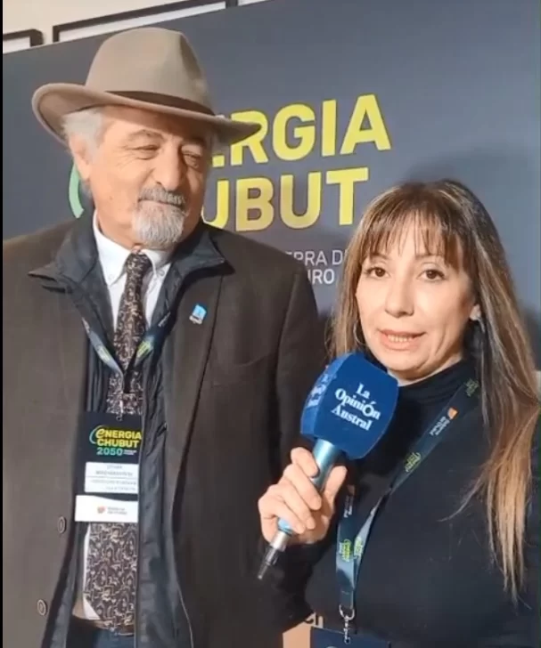 El intendente Othar Macharashvili entrevistado por Laura Morales para La Opinión Austral. El intendente Othar Macharashvili entrevistado por Laura Morales para La Opinión Austral.