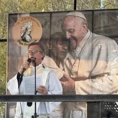 García Cuerva encabezó la inauguración de la Ciudad de la esperanza papa Francisco