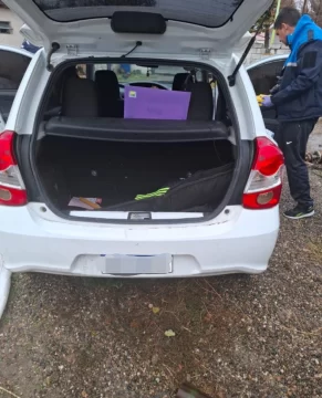 Allanaron casas y requisaron el auto de la pareja que estaba armada en Las Heras Allanaron casas y requisaron el auto de la pareja que estaba armada en Las Heras