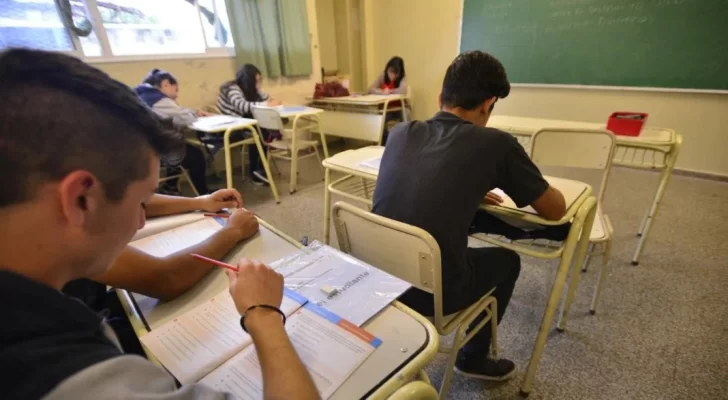 Prueba Aprender Secundaria: menos del 15% de los estudiantes logra nivel satisfactorio en Matemática