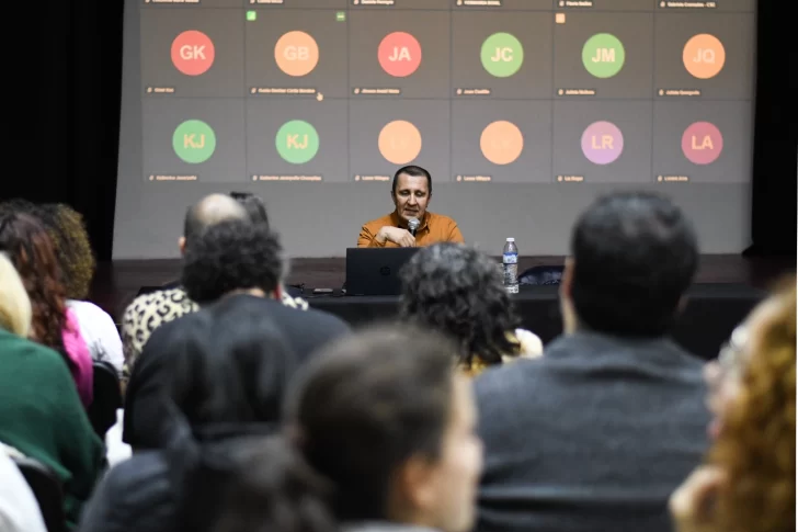 Más de 200 personas participaron del Seminario de Curaduría de Rodrigo Alonso
