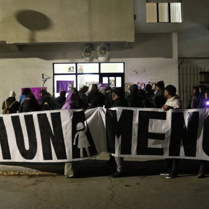 Ni Una Menos en Caleta Olivia: una marcha marcada por el dolor del femicidio de Antonella Aybar