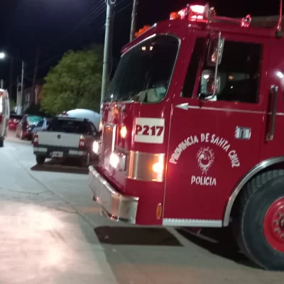 Una policía con lesiones tras un choque entre un patrullero y una camioneta guiada por un hombre alcoholizado