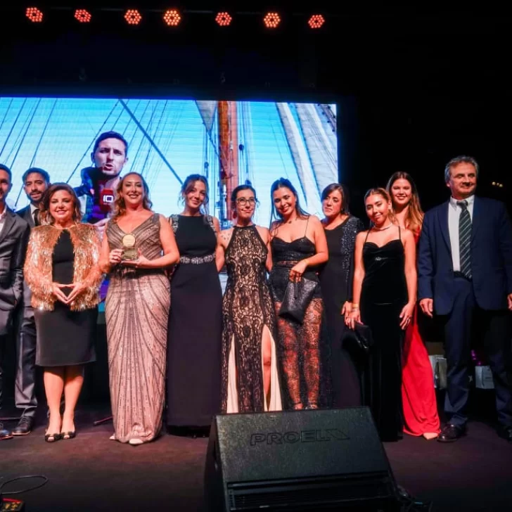Canal 10 Mar del Plata recibió el premio Don Manuel Álvarez Argüelles