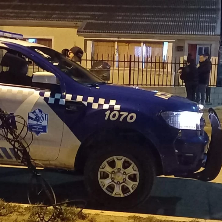 ¿Ajuste de cuentas?: Investigan un ataque armado a una casa del barrio 50 Viviendas ¿Ajuste de cuentas?: Investigan un ataque armado a una casa del barrio 50 Viviendas