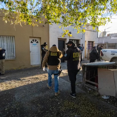 Dos miembros de la comunidad zíngara demorados por estafar a un comerciante con una transferencia trucha