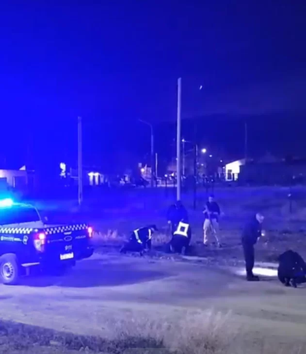 Un hombre se enfrentó a la Policía a los tiros con un rifle en Santa Cruz: un efectivo resultó herido Un hombre se enfrentó a la Policía a los tiros con un rifle en Santa Cruz: un efectivo resultó herido