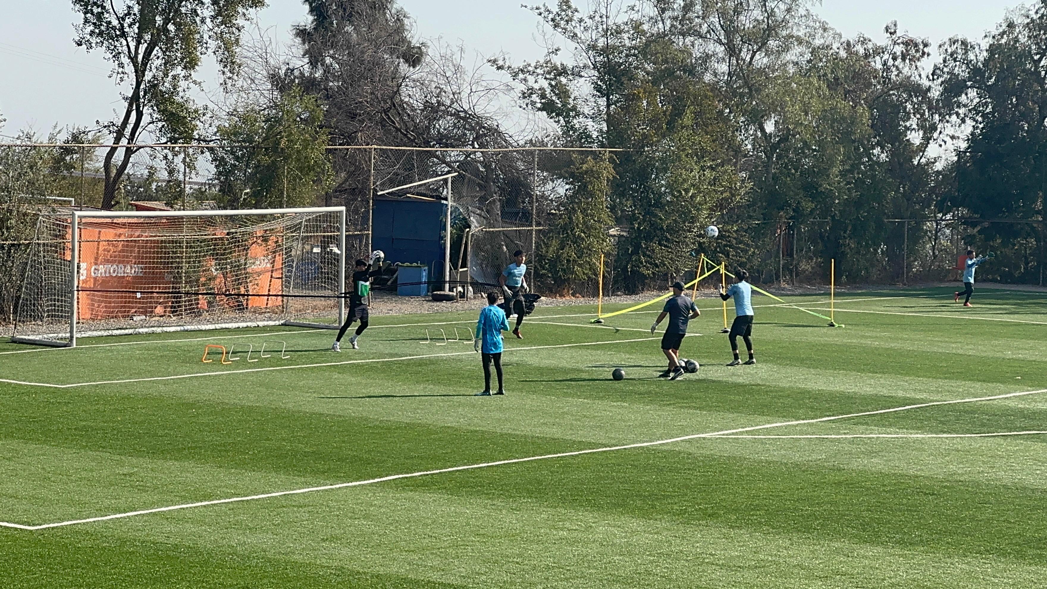  Thiago entrenando en el Complejo Deportivo San Carlos de Apoquindo, Chile.