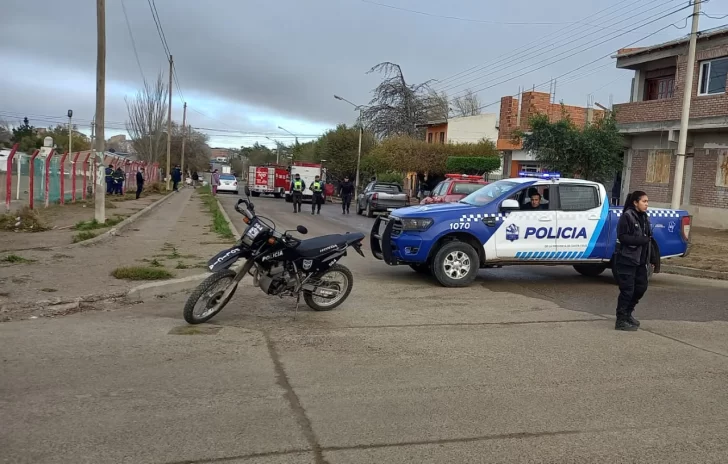  El tránsito estuvo cortado por el personal policial. (FOTO: ALBERTO QUINTANAL)