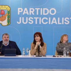 Cristina Kirchner se reúne con senadores del PJ a la espera del fallo de la Corte Suprema