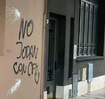 ADEPA y ARPA repudiaron los ataques a medios tras la condena a Cristina Kirchner ADEPA y ARPA repudiaron los ataques a medios tras la condena a Cristina Kirchner