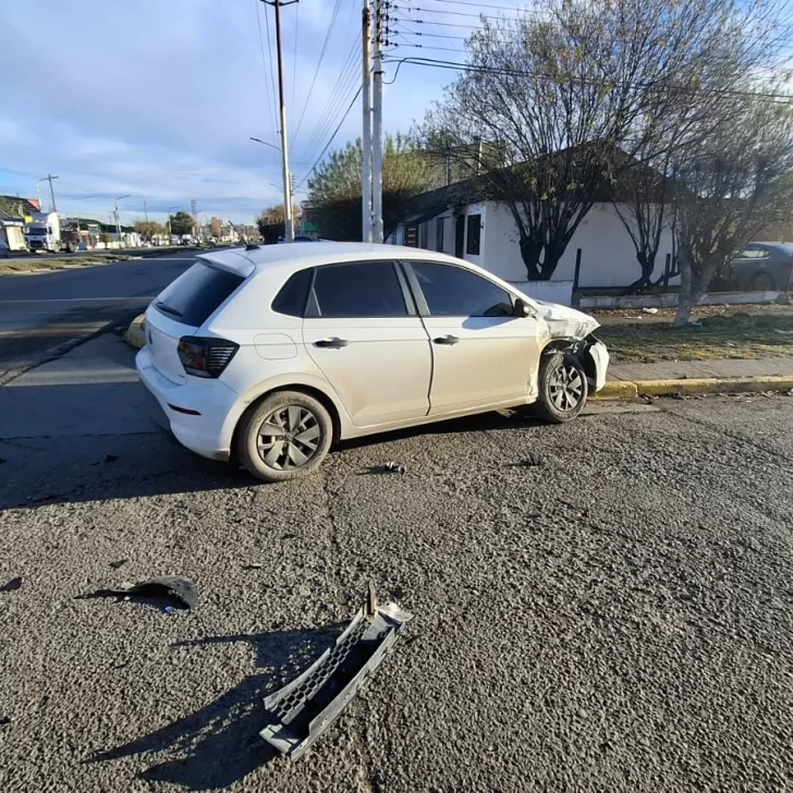 Nuevo choque en Río Gallegos: una mujer debió ser trasladada al hospital Nuevo choque en Río Gallegos: una mujer debió ser trasladada al hospital