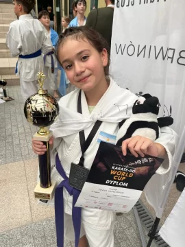 Génesis Valdez hizo historia: medalla de plata en kata en el Mundial de Polonia Génesis Valdez hizo historia: medalla de plata en kata en el Mundial de Polonia