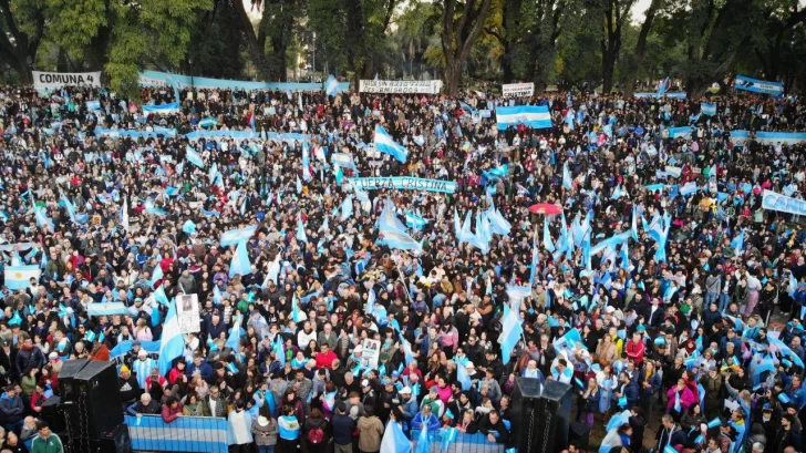 El mensaje de Cristina durante el banderazo en Parque Lezama: “Bullrich es una mujer nefasta”