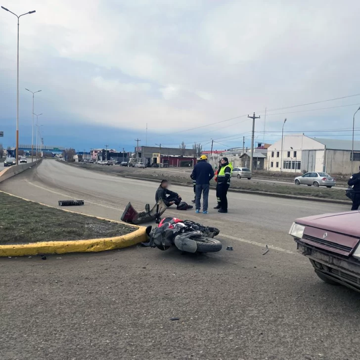 El motociclista que protagonizó el incidente en la autovía solo terminó con algunos golpes