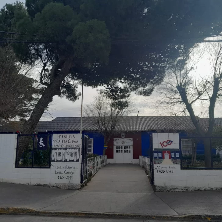 La opinión de la gente por la agresión entre padres en una escuela de Caleta Olivia: “Desubicado”