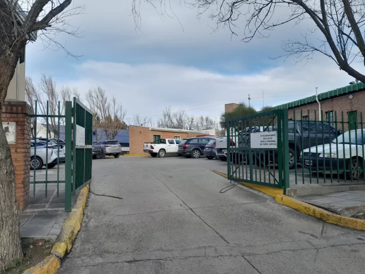 Gustavo Donaire, procesado por el abuso sexual de Milllaray, llegó en auto y pidió custodia policial