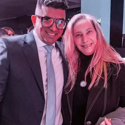 Jairo Guzmán junto a Karina Milei y otros funcionarios de La Libertad Avanza, en la previa del congreso que cerrará el presidente
