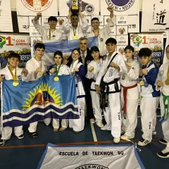 Puerto Deseado: la Escuela Municipal de Taekwondo Walter Álvarez hizo historia en Perú