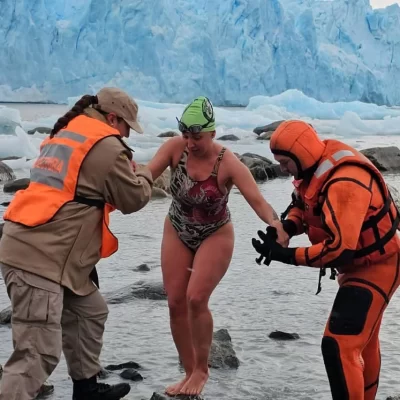 Competencia de aguas frías en agosto frente al glaciar