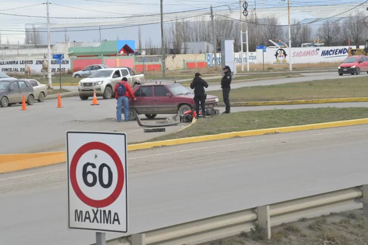 accidente-choque-autovia-auto-moto-JS-2-728x485