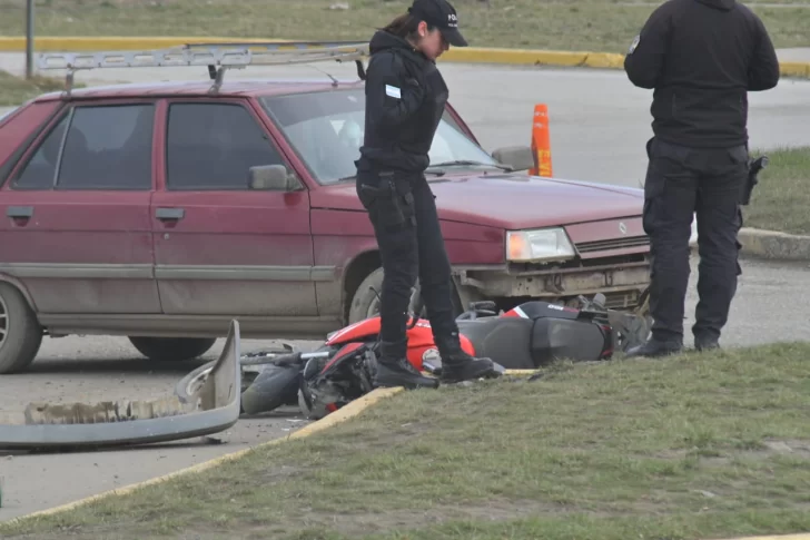 accidente-choque-autovia-auto-moto-JS-3-728x485