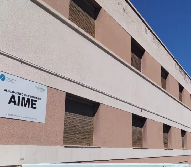  La Universidad tiene 6 albergues universtirios, tres de ellos en Comodoro Rivadavia.