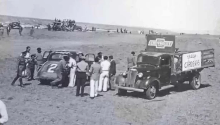 Juan Manuel Fangio en una foto histórica