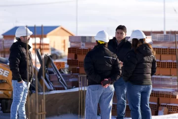 Gobernador Vidal: “Las viviendas son para quienes más las necesitan” Gobernador Vidal: “Las viviendas son para quienes más las necesitan”