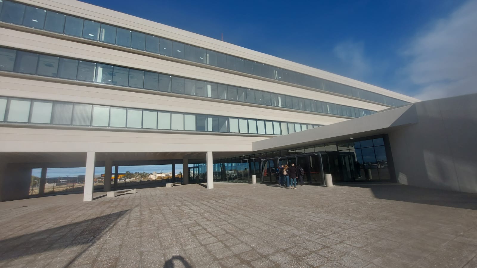  Así es el edificio de la Ciudad Judicial de Comodoro Rivadavia. FOTO: TAMARA MORENO / LA OPINIÓN AUSTRAL.