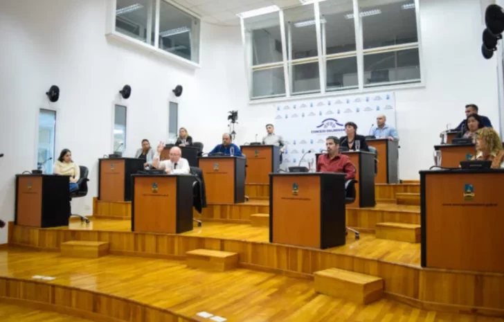Aprobaron la prórroga del transporte en Comodoro Rivadavia: habrá colectivos, pero sin límite en los costos municipales Aprobaron la prórroga del transporte en Comodoro Rivadavia: habrá colectivos, pero sin límite en los costos municipales