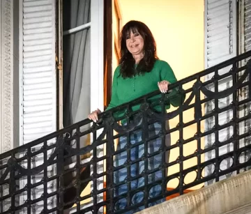 Casación revisará el arresto domiciliario y la tobillera electrónica de Cristina Kirchner Casación revisará el arresto domiciliario y la tobillera electrónica de Cristina Kirchner