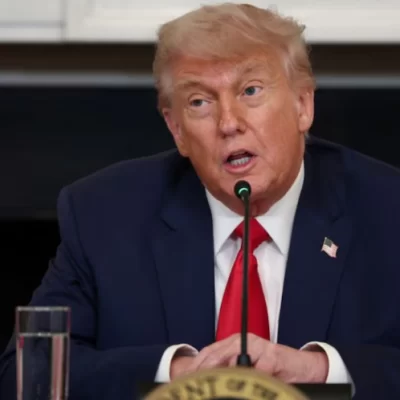 Donald Trump advirtió: “Habrá paz o una tragedia para Irán”