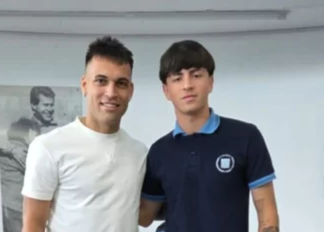 Un sueño en dos tiempos: el ex Boxing Jairo Ebel se fotografió con Lautaro Martínez