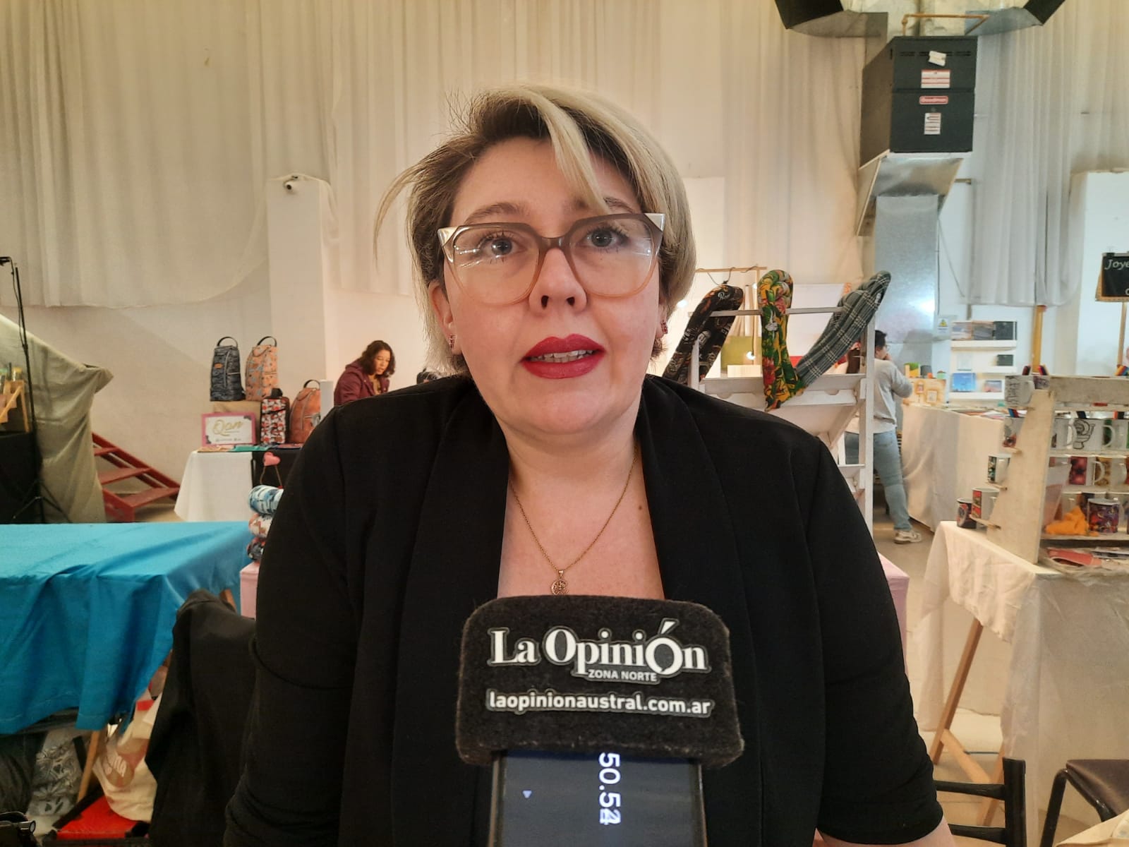  Brenda Niño, emprendedora e intregante de la organización. FOTO: TAMARA MORENO/LA OPINIÓN AUSTRAL