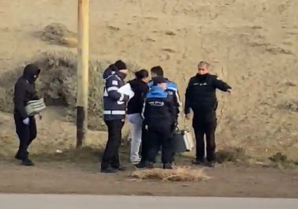  El personal de la Policía trabajando en el lugar del suceso. (FOTO: INFOCALETA)