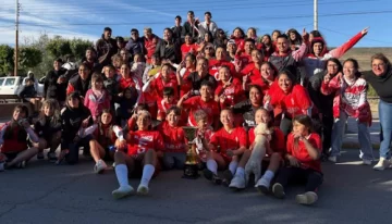 El fútbol femenino de Gobernador Gregores con su tercer título El fútbol femenino de Gobernador Gregores con su tercer título
