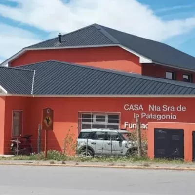 Joven se golpeó la cabeza en una escuela de El Calafate y quedó internado en el hospital: “Está saliendo adelante”