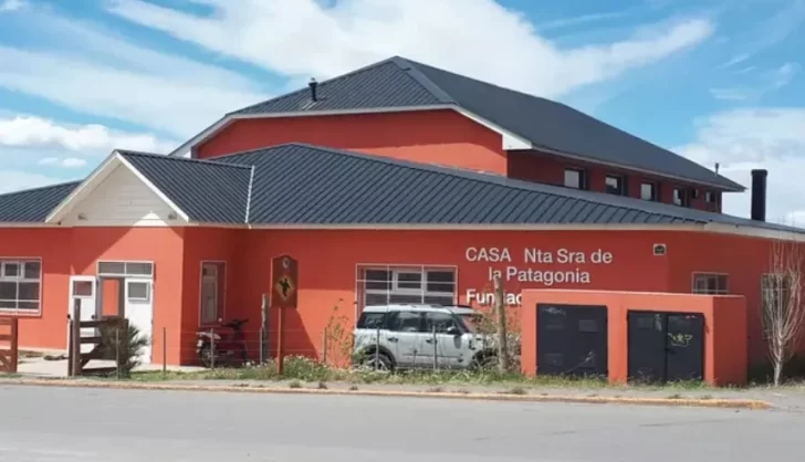 Joven se golpeó la cabeza en una escuela de El Calafate y quedó internado en el hospital: “Está saliendo adelante”