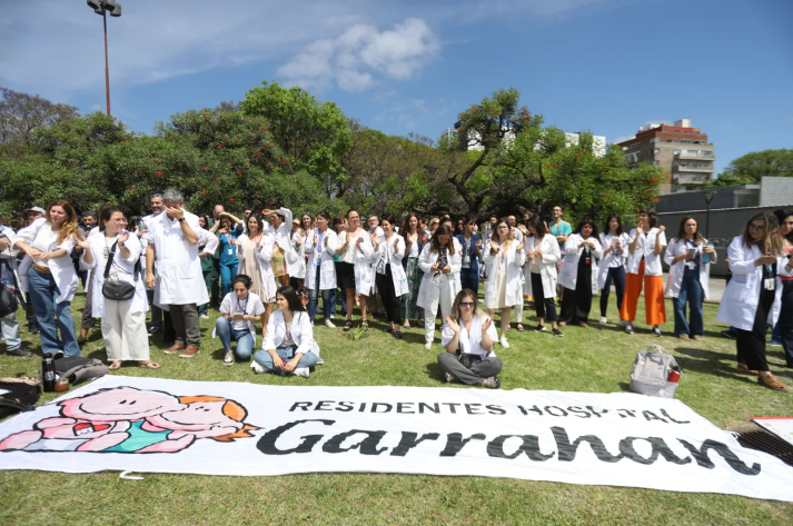 Teresa Ponce: &#8220;Los médicos del Garrahan ayudan a los pacientes más necesitados con un plato de comida&#8221;