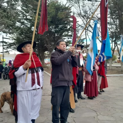 La comunidad salteña de Caleta Olivia homenajeó a su caudillo Martín Güemes La comunidad salteña de Caleta Olivia homenajeó a su caudillo Martín Güemes