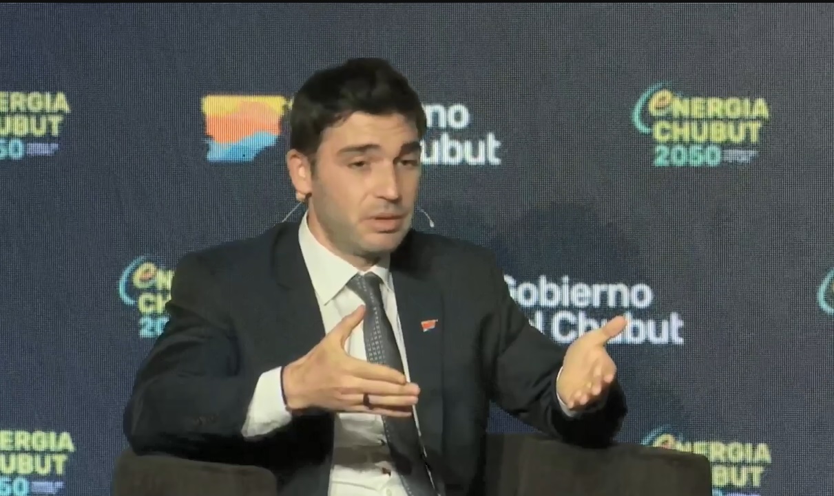  Ignacio Torres, gobernador de Chubut en el panel de cierre.