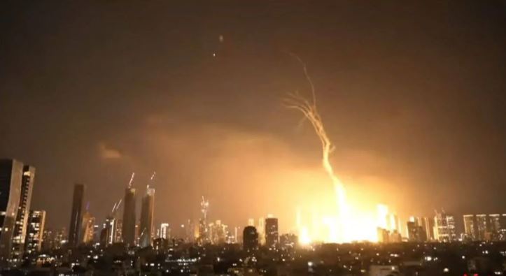 Irán atacó la región metropolitana de Tel Aviv: hay 34 heridos, dos graves