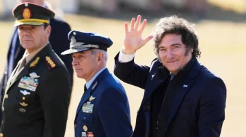 Javier Milei encabezó el acto por el Día de la Bandera en Palermo: “Buscamos grabar las bases en la historia porque sabemos que mañana no estaremos” Javier Milei encabezó el acto por el Día de la Bandera en Palermo: “Buscamos grabar las bases en la historia porque sabemos que mañana no estaremos”