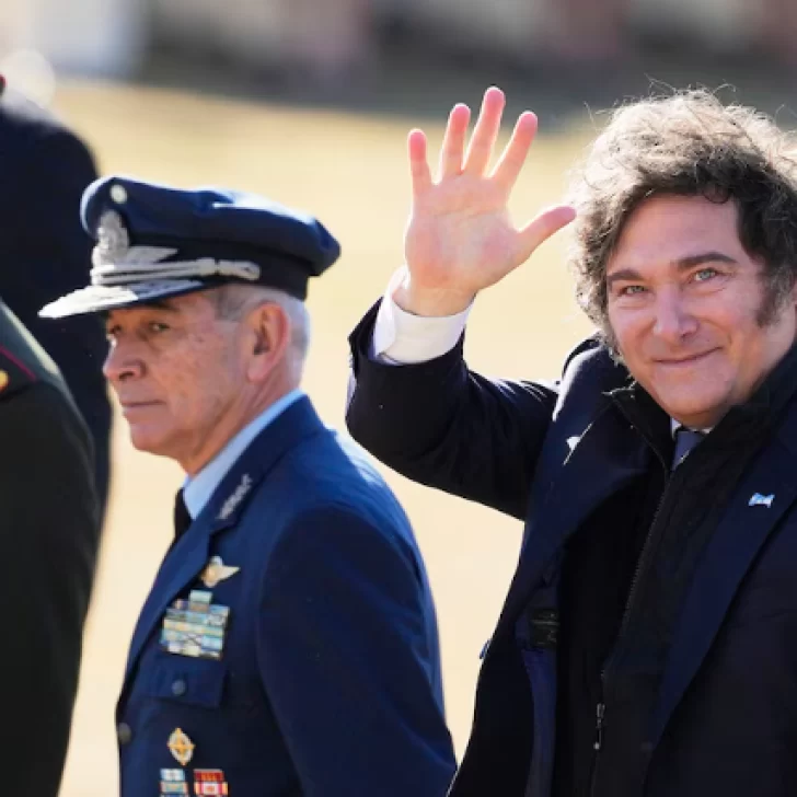 Javier Milei encabezó el acto por el Día de la Bandera en Palermo: “Buscamos grabar las bases en la historia porque sabemos que mañana no estaremos”