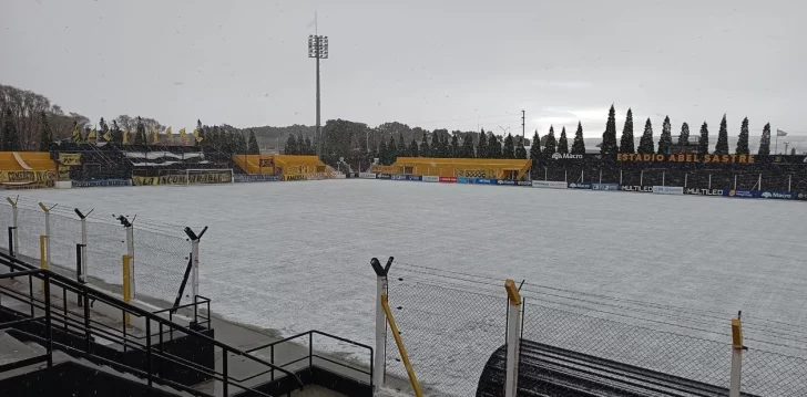 Primera Nacional: la nieve frenó el partido entre Madryn y Quilmes