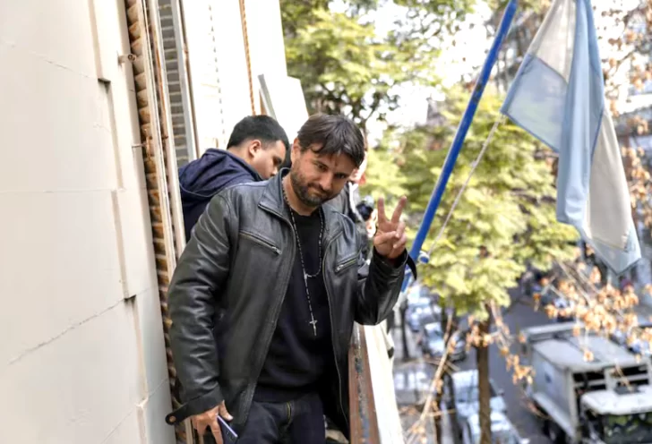 Liberaron a Juan Grabois tras 12 horas detenido: “Es un orgullo que el gobierno de Milei nos meta presos por defender el legado peronista&#8221;