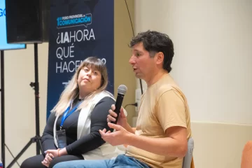Grupo La Opinión Austral expuso sobre la fusión del periodismo y la IA